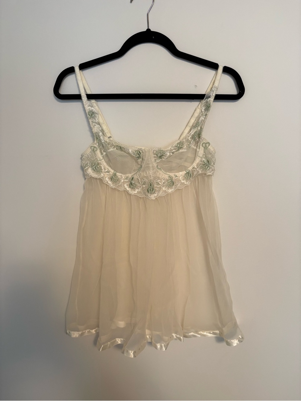 Vintage 90s Victoria’s Secret Sheer Embroidered Floral Babydoll Chemise 34C